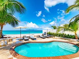 Caprice 14 - Oceanfront Villa - Gated Community with Pool, хотел в Насау