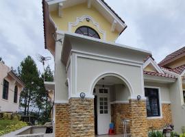VILLA PANDA G Kota Bunga Puncak, hotel u gradu 'Cinengangirang'