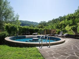 3 bedrooms house with city view private pool and enclosed garden at Castelnuovo di Garfagnana, hotelli kohteessa Castelnuovo di Garfagnana