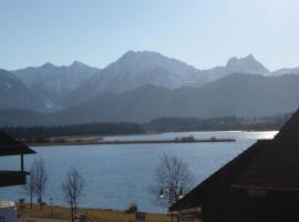 Gästehaus Guggomos "Das Allgäustyle", apartment in Füssen