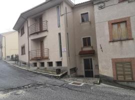 GRAZIOSO APPARTAMENTO: Rocca Cinquemiglia'da bir otoparklı otel