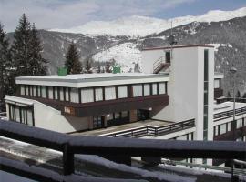 Bilocale residence LE VOLPI Marilleva 1400, hotel in Mezzana