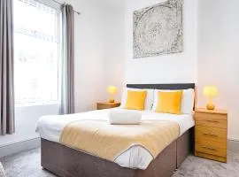 Work Stay - 3BR - Near Stadium - Smart TVs