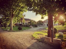 Domaine des Jammetous - Hotel and Yoga Retreat Center, hotel with pools in La Magdelaine-sur-Tarn