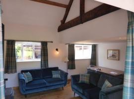 THE CHAPEL, cottage in Lineholt