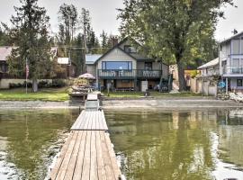 Diamond Lake Home with Dock Close to 2 Ski Resorts!, hotel en Diamond Lake