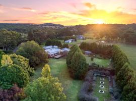 Aylmerton House and Cottage for 14 Southern Highlands, hotel Mittagongban