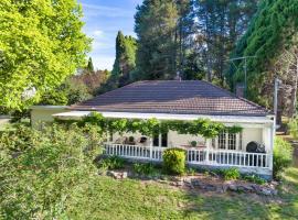 Redwood Cottage Bowral Southern Highlands, vacation home in Burradoo