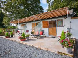 Newlands Farm Stables, hotel in Kendal