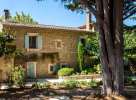 Mas des Cèdres, holiday home in Ménerbes