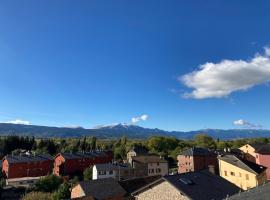 Vistas Únicas a los Pirineos, para 7-8 personas!! Tensi Home Llivia, отель в городе Льивия, рядом находится Муниципальный музей Льивии