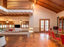 Fascinating Holiday Home in Villacañas with Swimming Pool, hotell sihtkohas Villacañas
