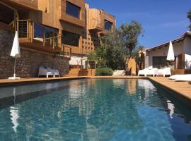One bedroom appartement with shared pool enclosed garden and wifi at Alvados, hotel a Alvados