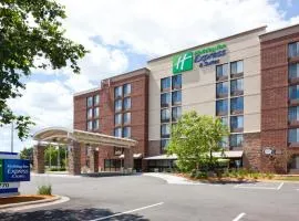 Holiday Inn Express & Suites Bloomington West, an IHG Hotel