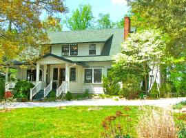 Oakland Cottage Bed and Breakfast, hotel en Asheville