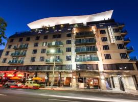 Majestic Roof Garden Hotel, hotel near Adelaide Convention Centre, Adelaide