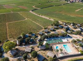 Huttopia Meursault, hotel con parking en Meursault