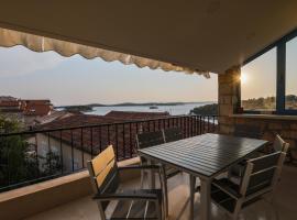 Penthouse in old Dalmatian house - Flybridge, vila v destinaci Hvar