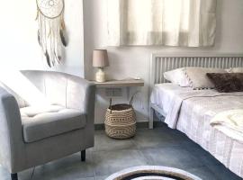 Katsikantaris Homes, hotel em Pafos