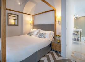 SorrentoVibes - Luxury Suite with Terrace, hotel in Sant'Agnello