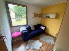 Tiny House mit Klima und Heizung, in idyllischer Ortsrandlage, vacation rental in Iba