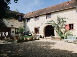 Chambres d'Hôtes Secret Pyrenées, bed & breakfast a Lasseube