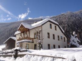 Haus Obernig, khu glamping ở Mallnitz
