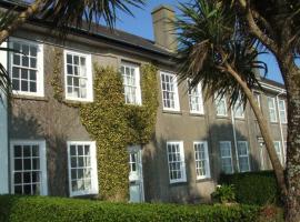 Ivy House Holiday Home, feriebolig i Valentia Island