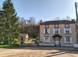 Au pays d'Angeline, guest house in La Pacaudière