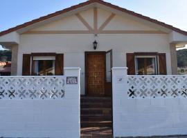 Nuevo - Cómodo y coqueto chalet con jardín en Argoños, hotel Argoñosban