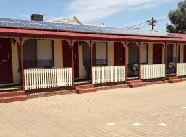 Daydream Motel and Apartments