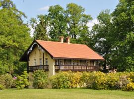 Kavalierhaus im Rhododendronpark Kromlau, casă de vacanță din Gablenz