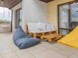 Lovely 3BD flat with PARKING and SEA VIEW