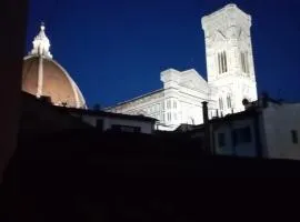 GuestHost - Duomo View Anna's Apartment