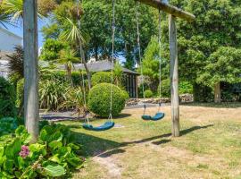 Classroom Flat Suite in a converted school in Fowey town centre, apartment in Fowey