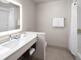 Holiday Inn Express & Suites - Elkhorn - Lake Geneva Area by IHG, hotel in Elkhorn