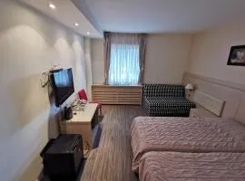 Mihailo hotel Andjela