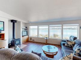 Harbor House, hotel in Waldport