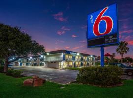 Motel 6-College Station, TX - Bryan, hotelli kohteessa College Station