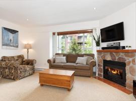 Bear Lodge (Town Plaza)