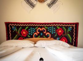 PENSIUNEA TARABOSTES, hotell sihtkohas Coronini
