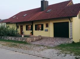 Komfort Feriendomizil JAKOBI, cheap hotel in Dietfurt