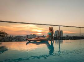 Soleil Boutique Hotel Hanoi, hotel with hot tubs in Hanoi
