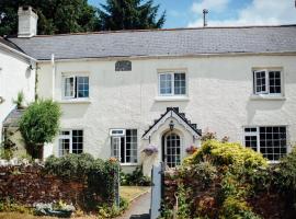 Deer's Leap Retreat, hotel with parking in West Anstey