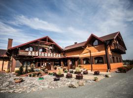 Hotel Trzy Podkowy***, hotel v destinaci Biskupiec