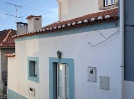 Typical small house near Lisbon, pet-friendly hotel in Oeiras
