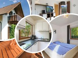 Seepark Kirchheim Ferienhaus bei Diane mit Sauna โรงแรมในเคียร์ชไฮม์