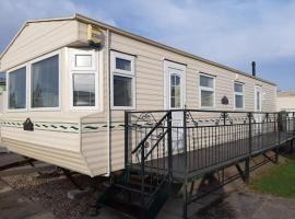 6 Berth The Wolds Salisbury, hotel with parking in Addlethorpe