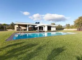 4 bedrooms villa with private pool jacuzzi and enclosed garden at Vieira do Minho