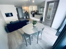 TOUL Appartement Entier avec PARKING Privé au Calme Cosy à Étage avec Balcon